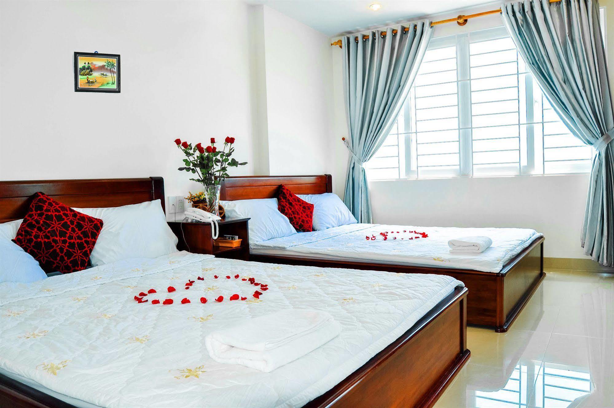 Thien Thanh Hotel - E Dragon Nha Trang Esterno foto