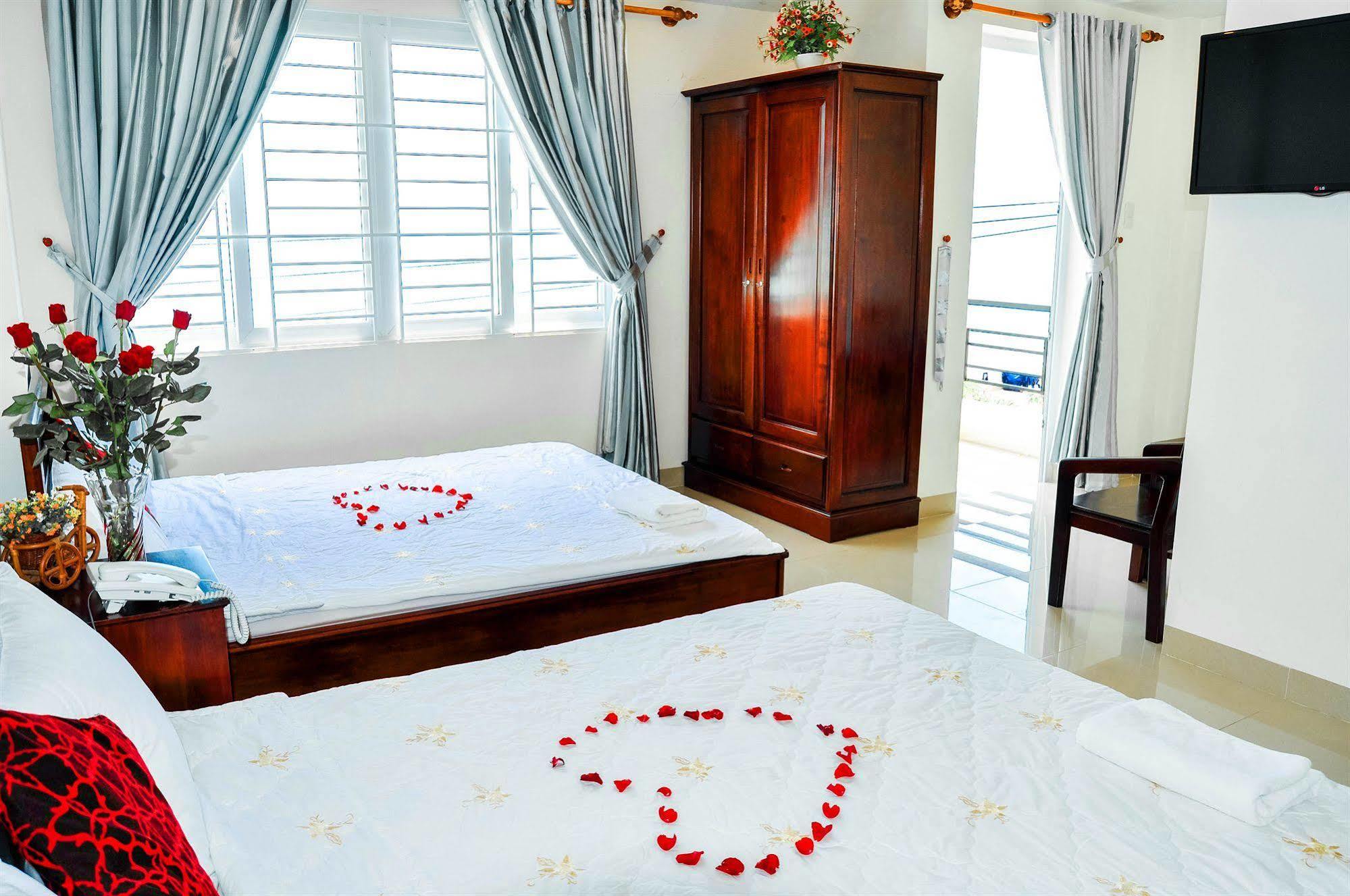 Thien Thanh Hotel - E Dragon Nha Trang Esterno foto